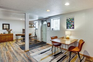 Interior - 3 Mi to Stadiums & Dtwn: Seattle Solo Hideaway (Seattle)
