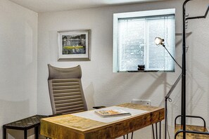 Interior - 3 Mi to Stadiums & Dtwn: Seattle Solo Hideaway (Seattle)