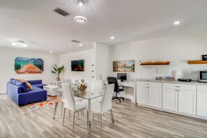 Interior - Pool Access! Country Club of Miami Summer Getaway (Hialeah)