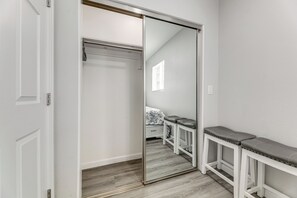 2 bedrooms, bed sheets