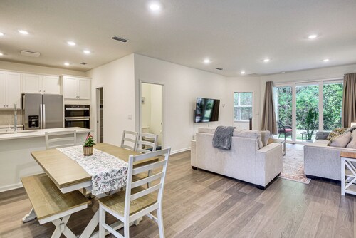 3 Mi to Beach! Family-Friendly Palm Coast Getaway