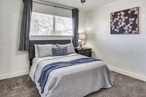 Room - Explore Gila Valley & EAC! Modern Thatcher Home (Thatcher)