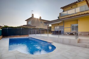 Pool - Casa Fondils: Tranquility and Proximity to the Sea (Calonge)