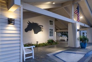 Terrace/patio - Premium Golf View Room l Spa, Pool, Beaches Nearby (Rancho Santa Fe)