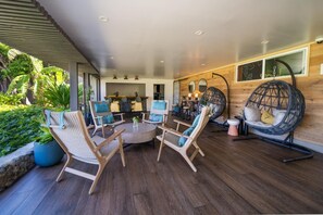 Terrace/patio - Ideal Spot for Summer Getaways! Outdoor Pool, Pets Allowed, 2 Units (Kahului)