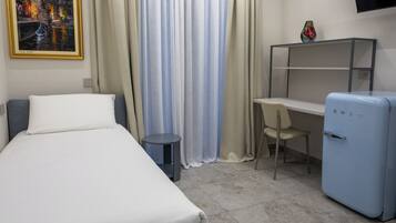 4 chambres, coffres-forts dans les chambres, bureau