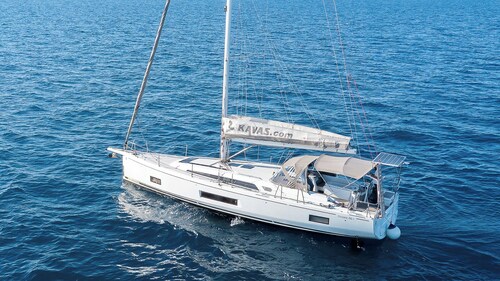 Sun-Kissed Sailing Adventure in Islas Sarónicas