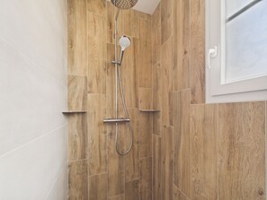 Shower, hair dryer - House for 6 with garden, near marsh (Noirmoutier-en-l´Ile)