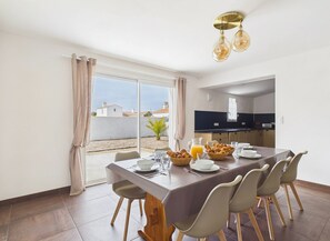 Dining - House for 6 with garden, near marsh (Noirmoutier-en-l´Ile)
