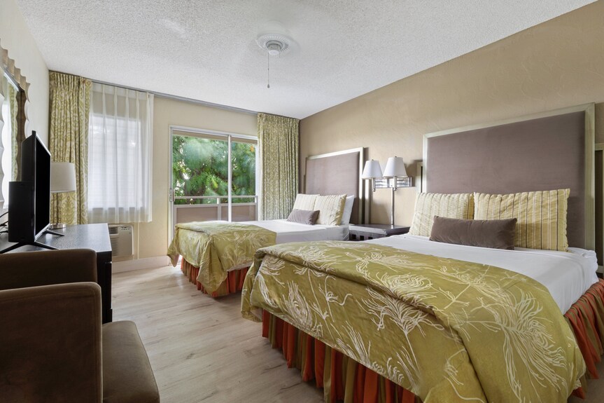 Best Choice! Unit With Kitchen, Outdoor Pool, Free Parking Onsite! - Kauai, HI
