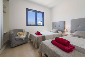 2 bedrooms, in-room safe, iron/ironing board, free WiFi - Apartmento Calima 3 by Escape Home (La Graciosa)
