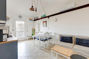 Interior - Pool, air conditioning, parking (Valledoria)