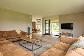 Living area - Achterhoek Villa with Heated Pool (Aalten)