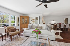 TV, fireplace - Mountain Escape Near Downtown Blowing Rock (Blowing Rock)