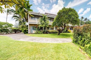 Exterior - Mountain View Suite w/ Balcony & Kitchen | Outdoor Pool | Steps from the Beach (Kapaʻa)