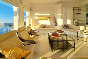 Living area - Sunset villa-Infinity pool-spa- Boule (Paros)