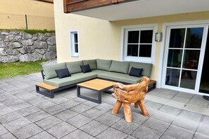 Terrace/patio - Alpine Apartment Near Ski Lift (Saalbach Hinterglemm)