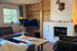 Smart TV, fireplace - Mountain Apartment in Saalbach for 8 (Saalbach Hinterglemm)