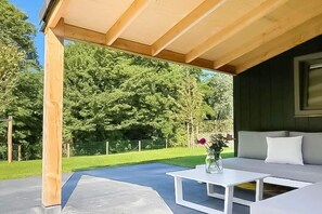 Terrace/patio - Modern Coastal Retreat with Garden (Sint Maarten)