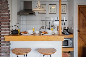 Kitchen - Lighthouse-View House for Two (Egmond aan Zee)