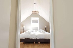 Room - Coastal Home with Sauna for 6 (Sint Maarten)