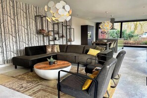Smart TV, fireplace - Wellness Villa with Private Sauna (Oosterhout)