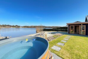 Bain à remous extérieur