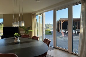 Dining - Wellness Escape with Private Sauna (Sibculo)