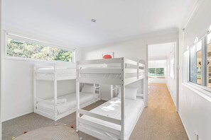 4 Schlafzimmer, Bügeleisen/Bügelbrett, WLAN, Bettwäsche