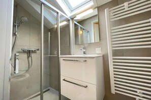 Shower - Frisian Water Villa for Six (Langweer)