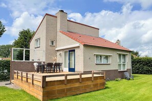 Outdoor dining - Frisian Water Villa for Six (Langweer)