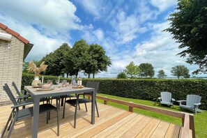 屋外ダイニングエリア