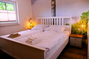 4 bedrooms, internet, bed sheets