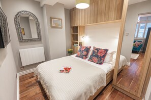 1 bedroom, iron/ironing board, WiFi - Stylish London Retreat in Iconic Notting Hill (London)