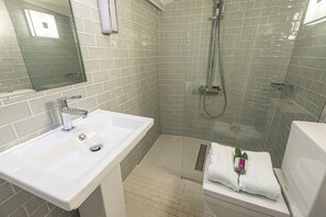 Bathroom - Stylish London Retreat in Iconic Notting Hill (London)