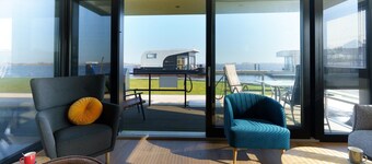 Stylish Boathouse on Lake Sneeker