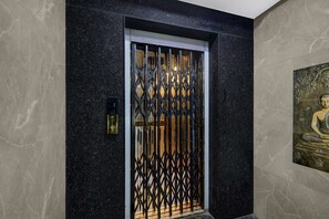 Interior - Super Townhouse Financial District (Hyderabad)