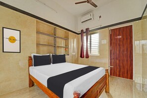 Room - Deluxe Hotel O Jaganath Nagar (Coimbatore)