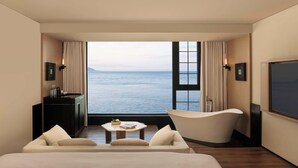 浪漫双人房, 海洋景观 | 办公桌、笔记本电脑工作区、遮光窗帘、隔音