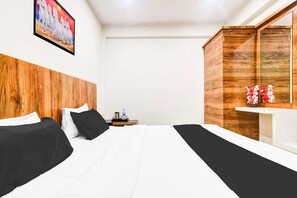 Room - Hotel O Jawahar Marg Formerly Hotel Virat (Indore)