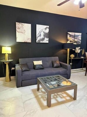 Living area - Deluxe 2-bedroom apartment, Anchor Suites (Puerto Peñasco)