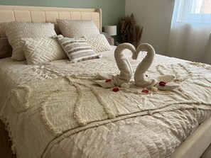 2 bedrooms, iron/ironing board, free WiFi, bed sheets