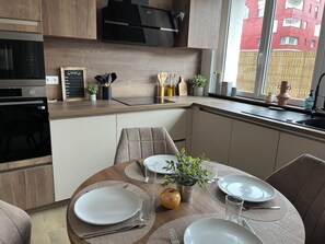 Fridge, microwave, oven, stovetop