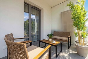 Terrace/patio - Modern Apartment | Balcony, Parking, Gym (Katowice)