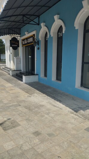 Exterior detail - Room hotel suite with balcony and panoramic view in Phu Quoc (Phu Quoc)