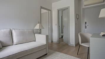 Classic Suite | Living area