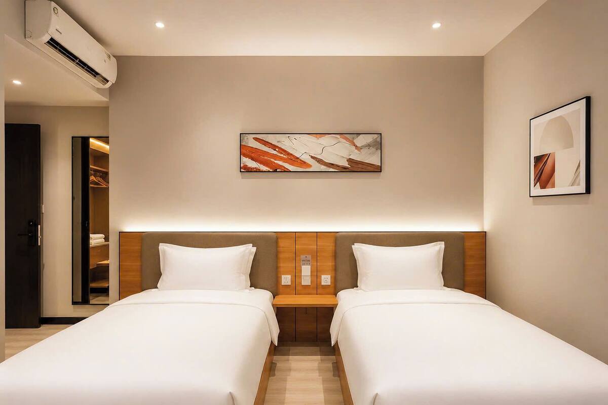 Minibar, bureau, Wi-Fi gratuit, draps fournis