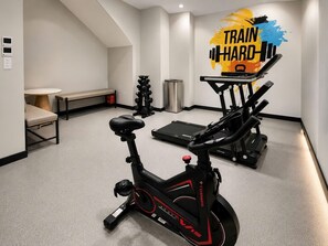 Gym - Sevendays Hotel (Duc Hoa)