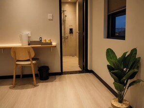 Luxury Double Room | Minibar, desk, WiFi (free), bed sheets - Sevendays Hotel (Duc Hoa)