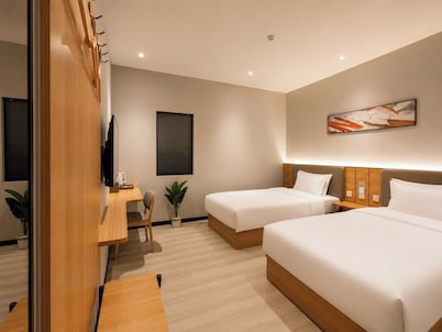 Sevendays Hotel